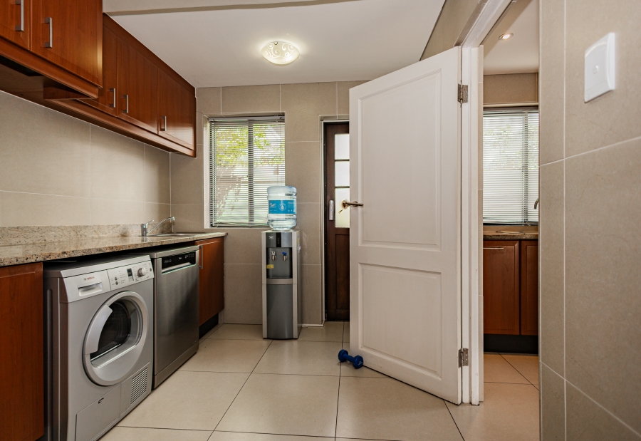 6 Bedroom Property for Sale in Baronetcy Estate Western Cape